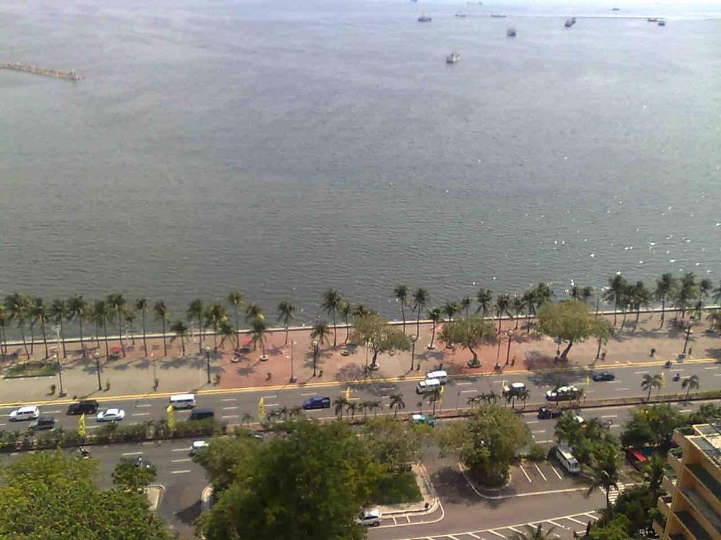 Baywatch Tower Manila Hotel Room photo