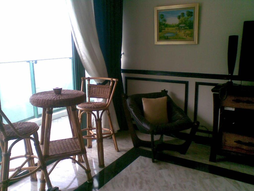 Baywatch Tower Manila Hotel Room photo