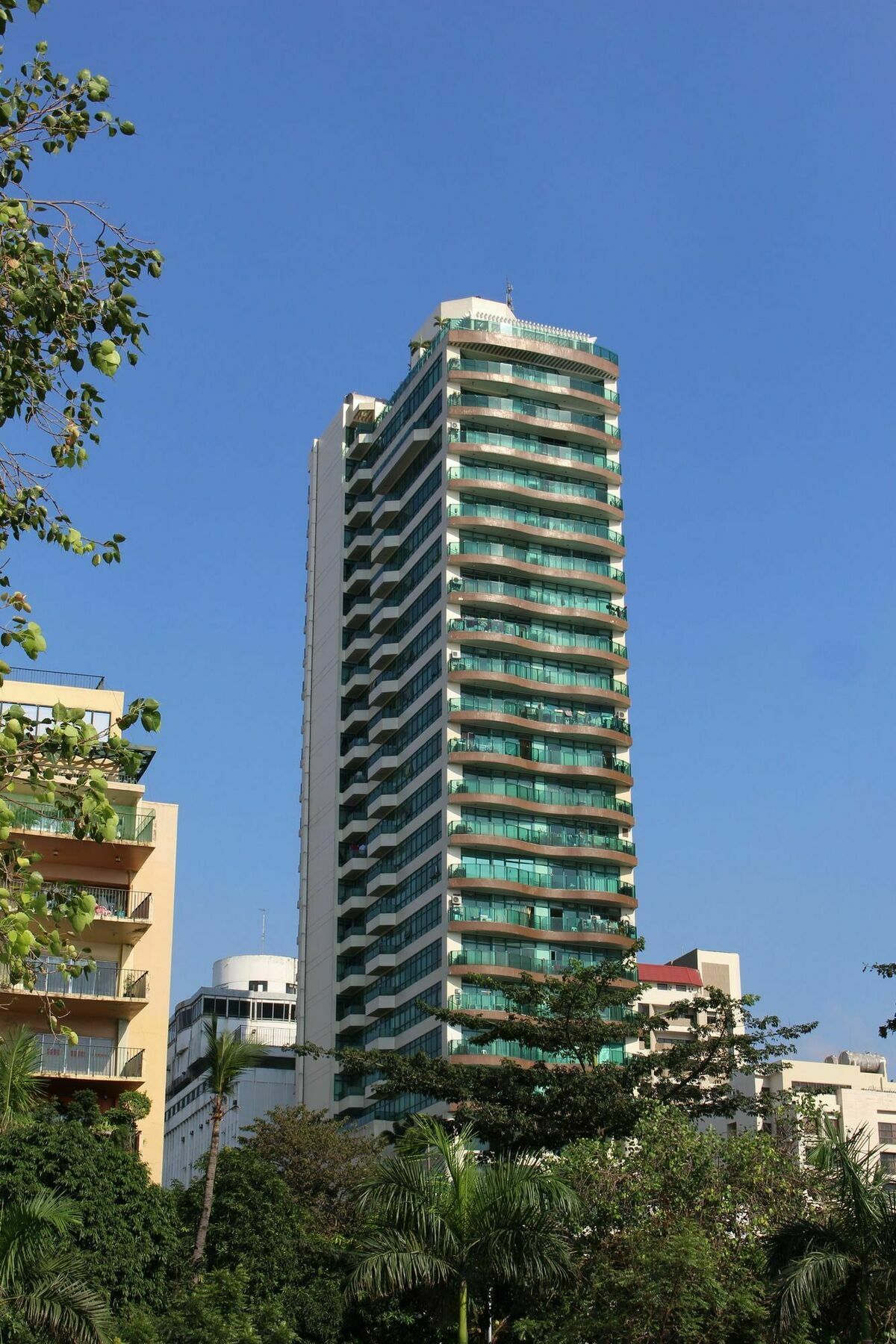 Baywatch Tower Manila Hotel Exterior photo